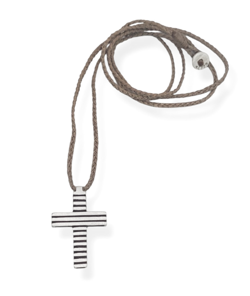 Χειροποίητο Κολιέ με Ασημένιο Σταυρό Ριγέ